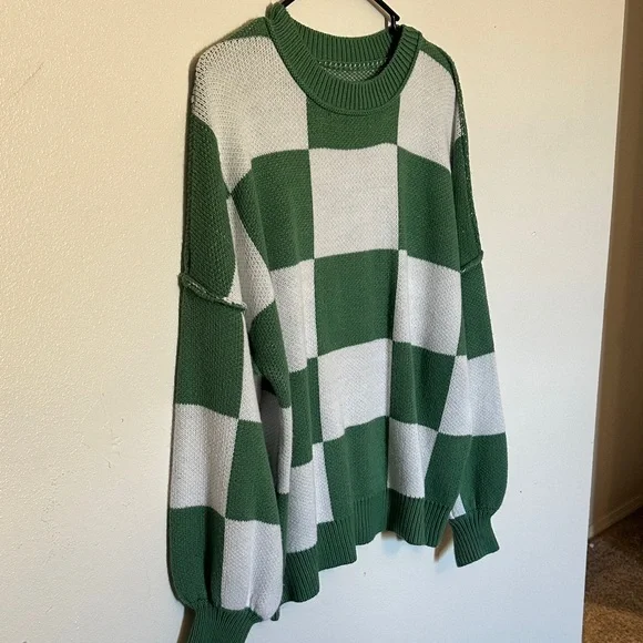 Green and White Checkered Sweater - Picture 3 of 5